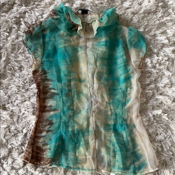 Ruffley 💃 airy vavavoom top - Picture 3 of 5